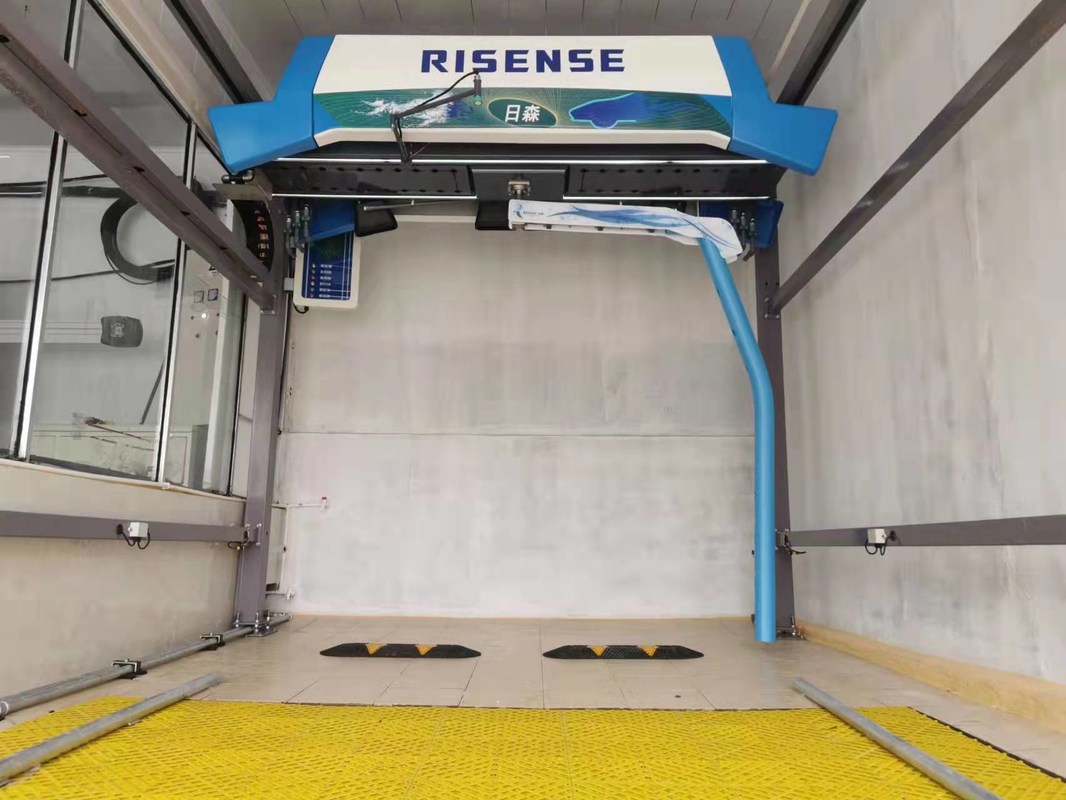 Volledig automatische aanrakingsvrije autoverwasser voor hoogdrukwaterreiniging van de buitenkant van de auto