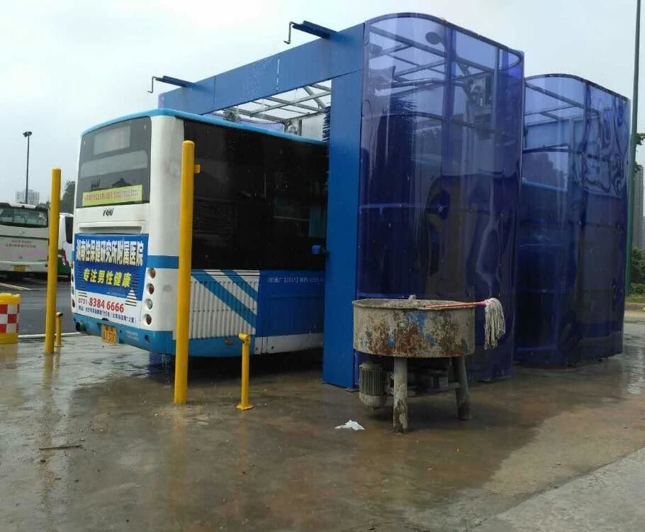 3 borstels Automatische autoverwasser met luchtdroger Grootte 2150*4680*5200mm