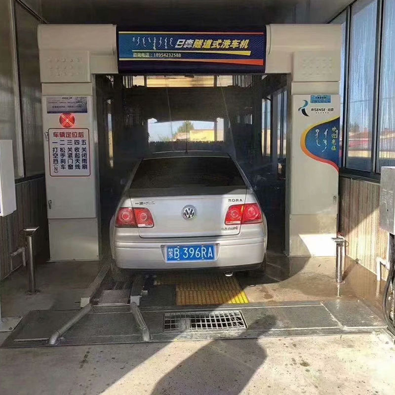 Ervaar het gemak van ons automatische borstelsysteem voor autotunnels