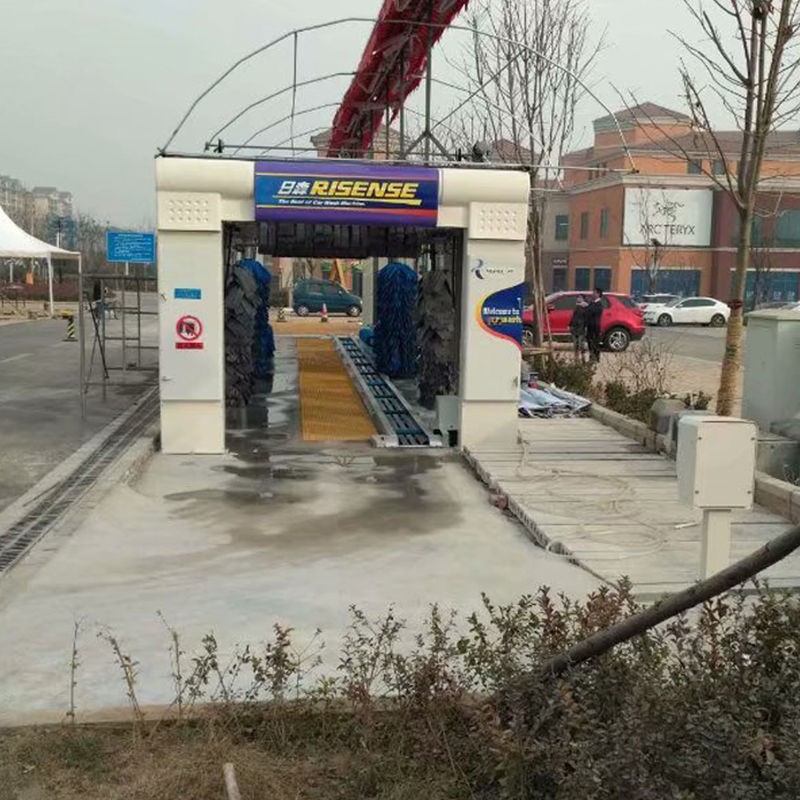 Reinig uw auto met 9 borstels