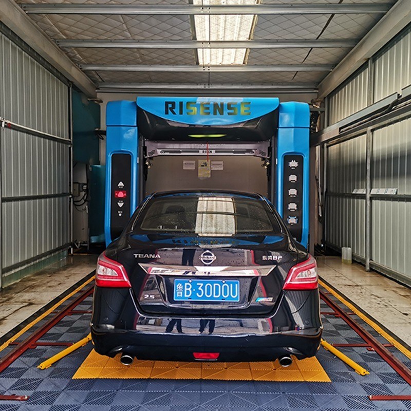 Warm gedompeld gegalvaniseerd stalen frame Risense Double Arm Touch Free Brushless Car Wash System